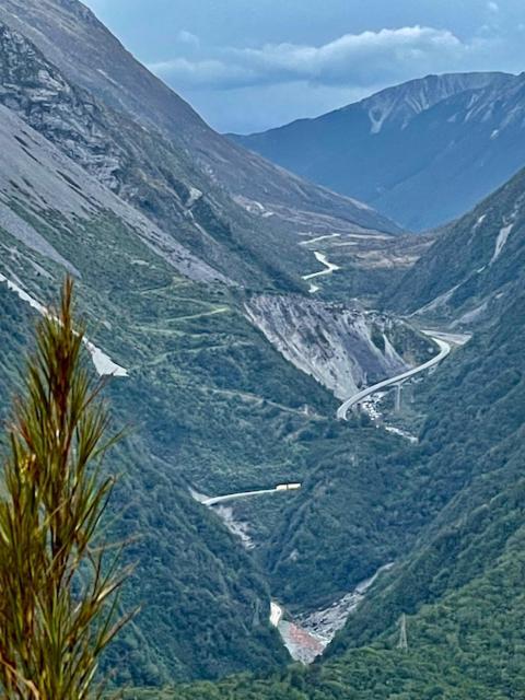 Basic, Super 'Cosy' Cabin In The Middle Of National Park And Mountains Apartamento Otira Exterior foto